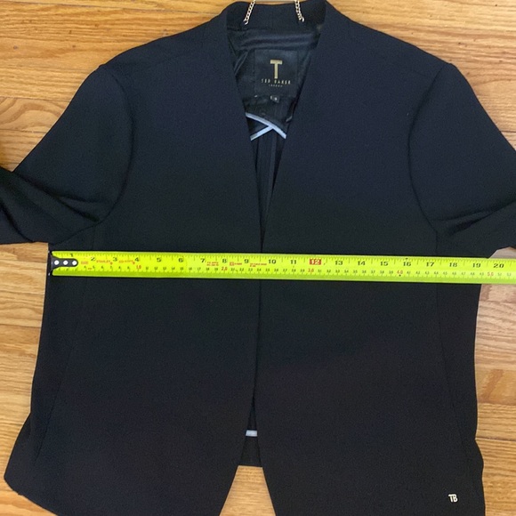 Ted Baker black blazer. Three quarter length ruched sleeves. TB 3 / US8 / US10 - Picture 7 of 9